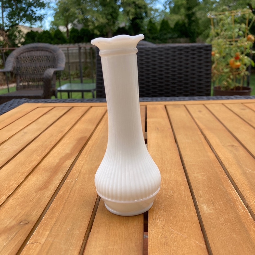 Vintage white milk glass ribbed bud vase 6”
